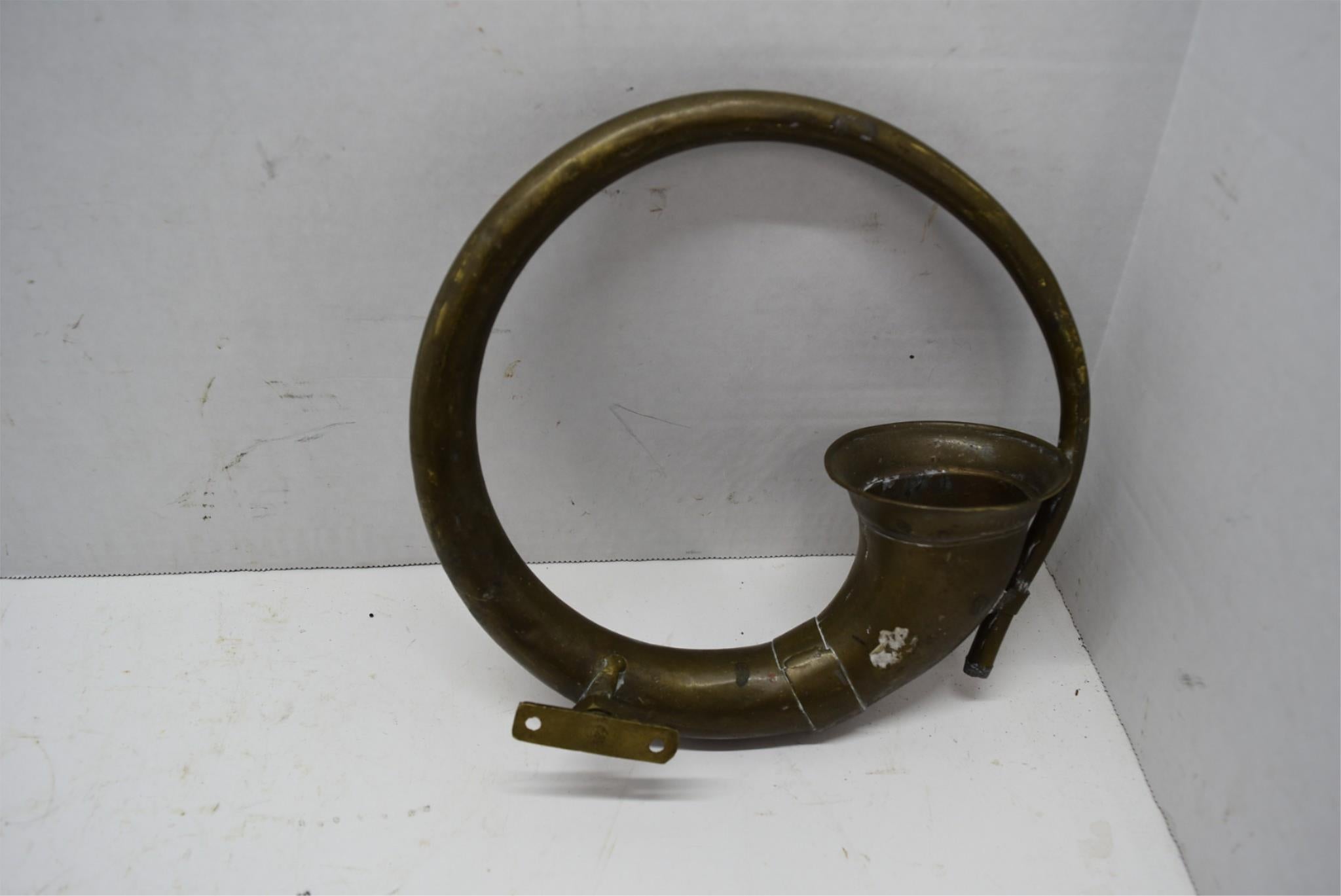 Vintage collectible brass horn wall art decor automobile circular car