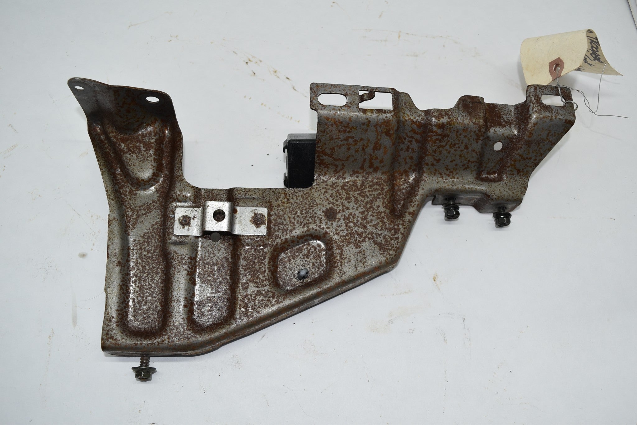 1997 Isuzu Trooper Right / Passenger Dash Brace Bracket 97 RH– FatMan's ...