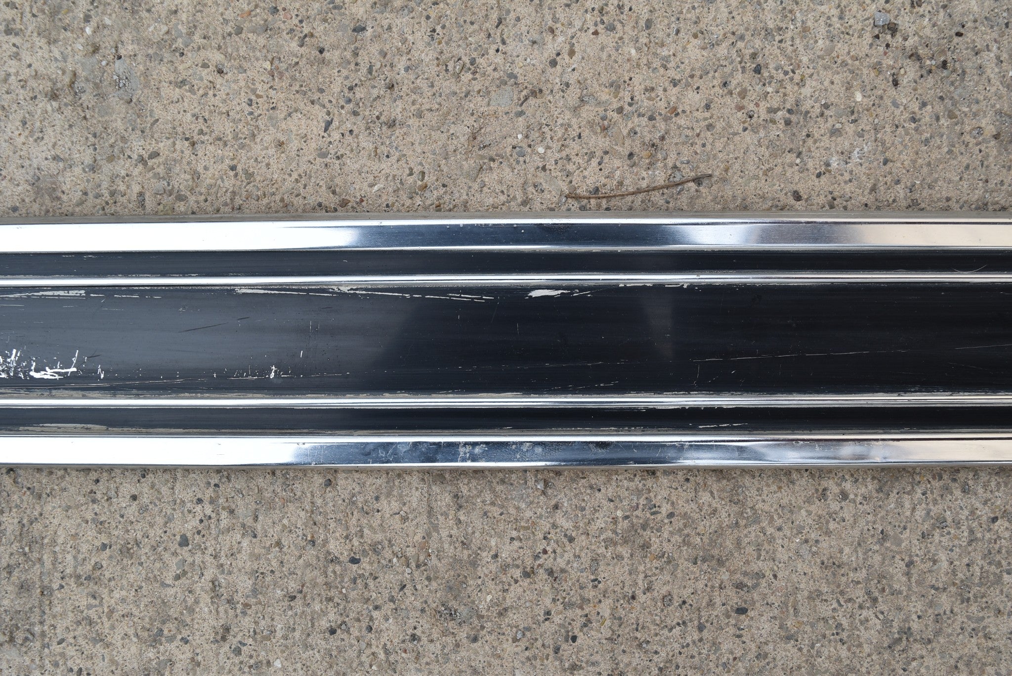 1969-1972 Chevy C10 LH Driver's Door Trim Black Chrome 69 70 71 72 OEM ...